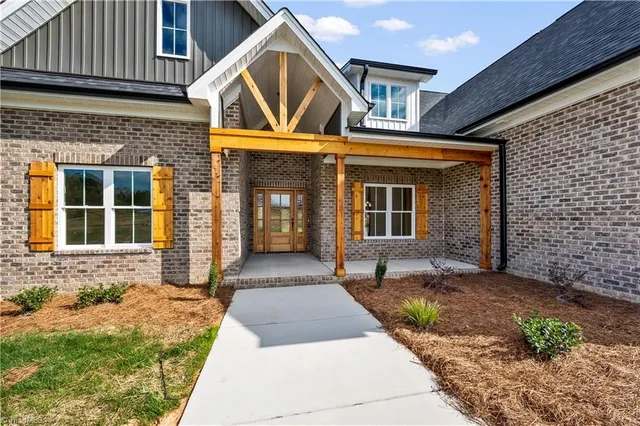 $479,000 | 176 Cricket's Run, Lexington, NC 27295