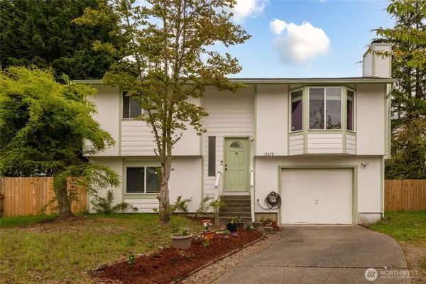 $3,500 | 12638 Southeast 210th Court, Kent, WA 98031