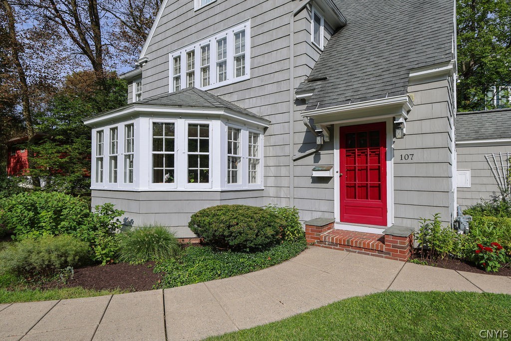 107 Circle Road Syracuse, NY 13210 - Photo 10 of 49 Gallery Image 10