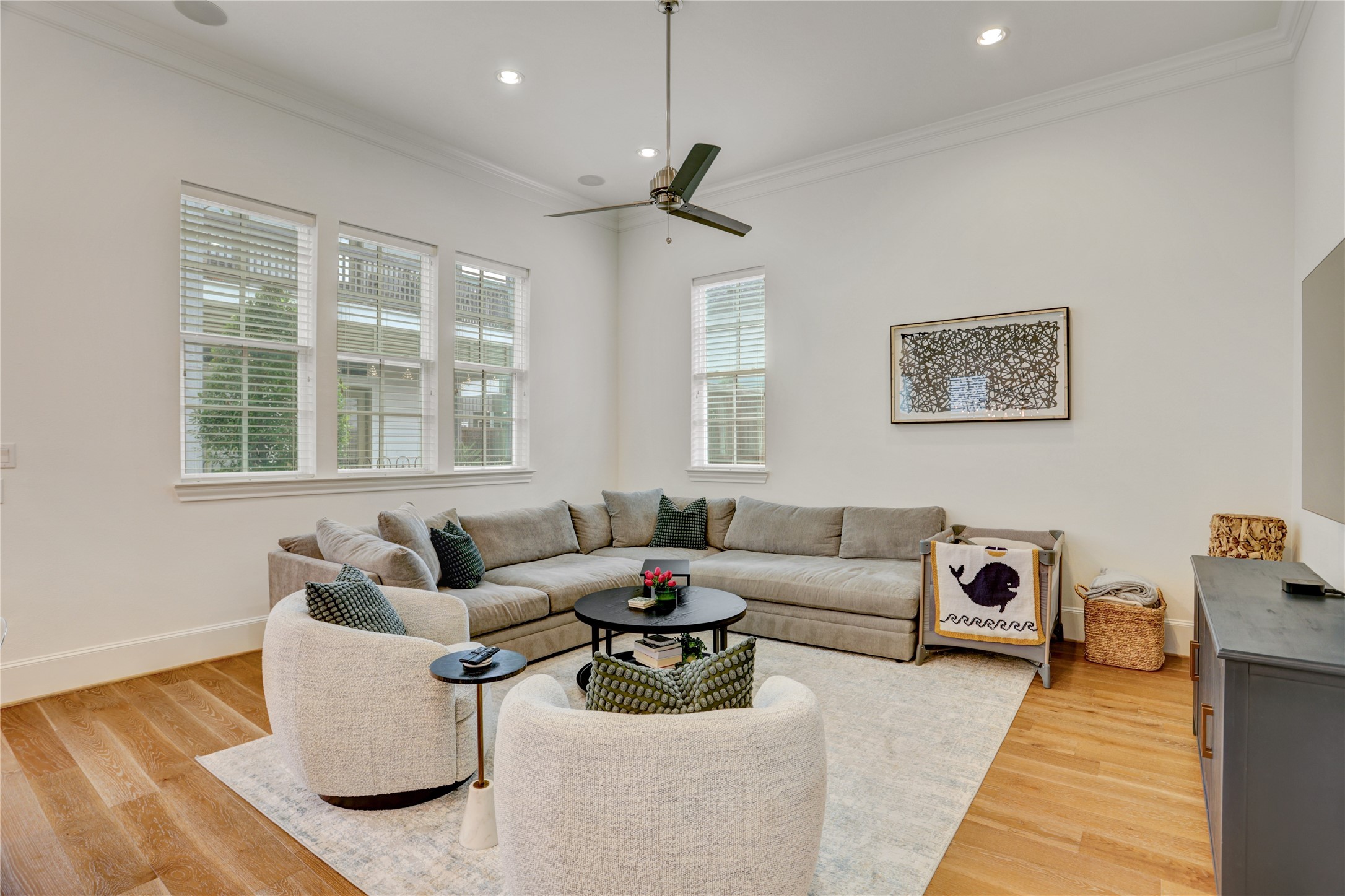 630 Delmar Street Houston, TX 77023 - Photo 10 of 27 a living room with furniture and a window