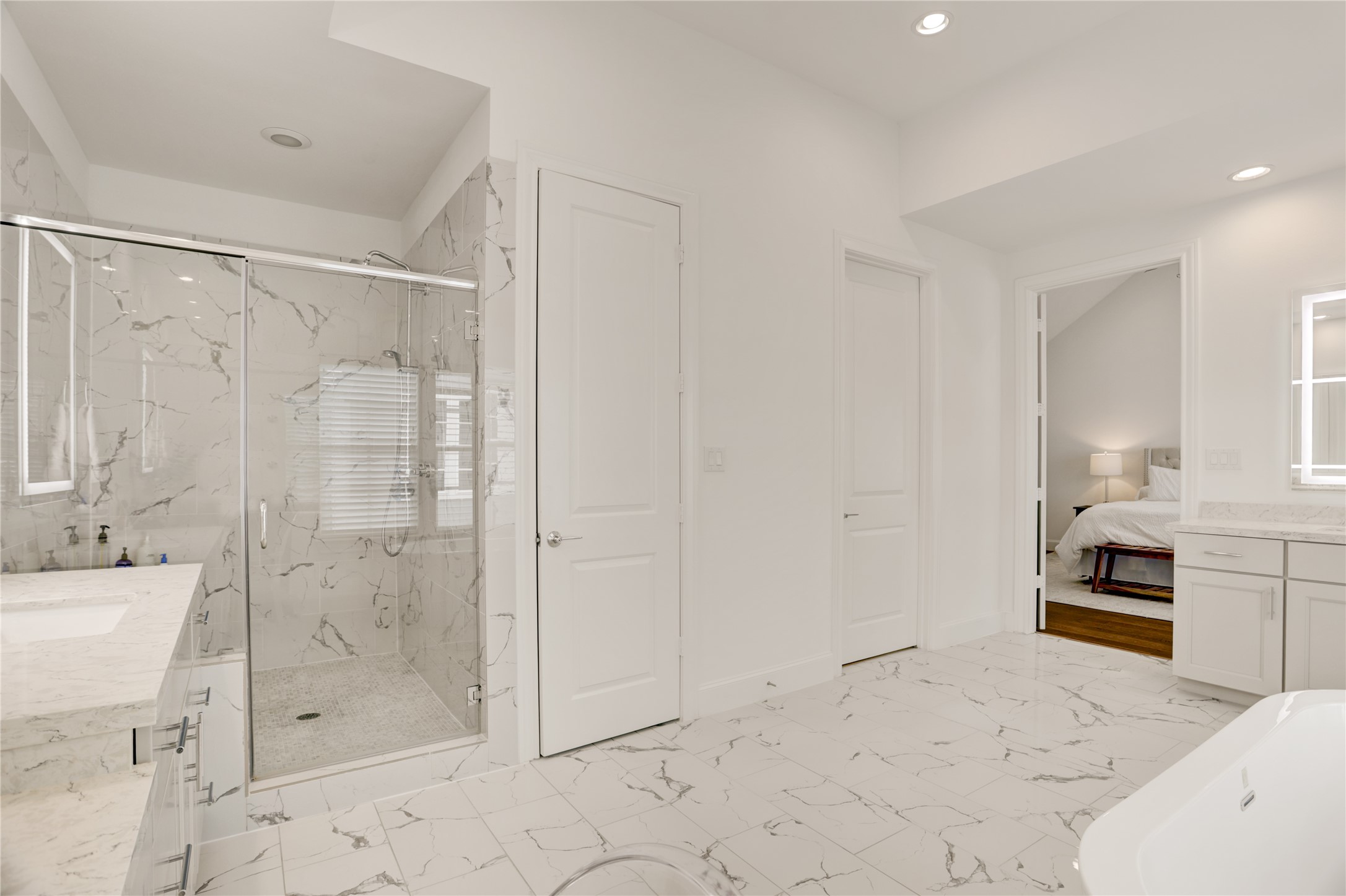 630 Delmar Street Houston, TX 77023 - Photo 16 of 27 a bathroom with a shower and a sink