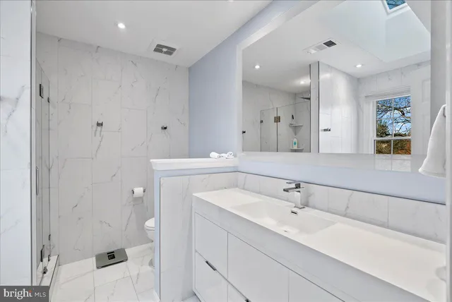 $4,750 | 2071 Van Tuyl Place, Falls Church, VA 22043