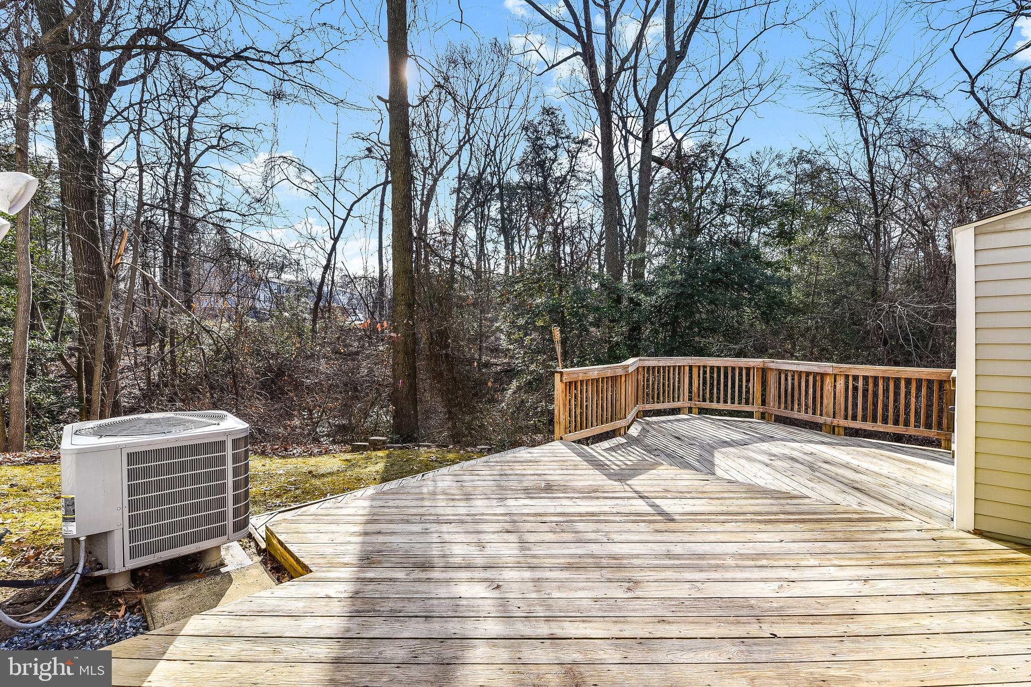 7946 Sutherland Court Pasadena, MD 21122 - Photo 3 of 37