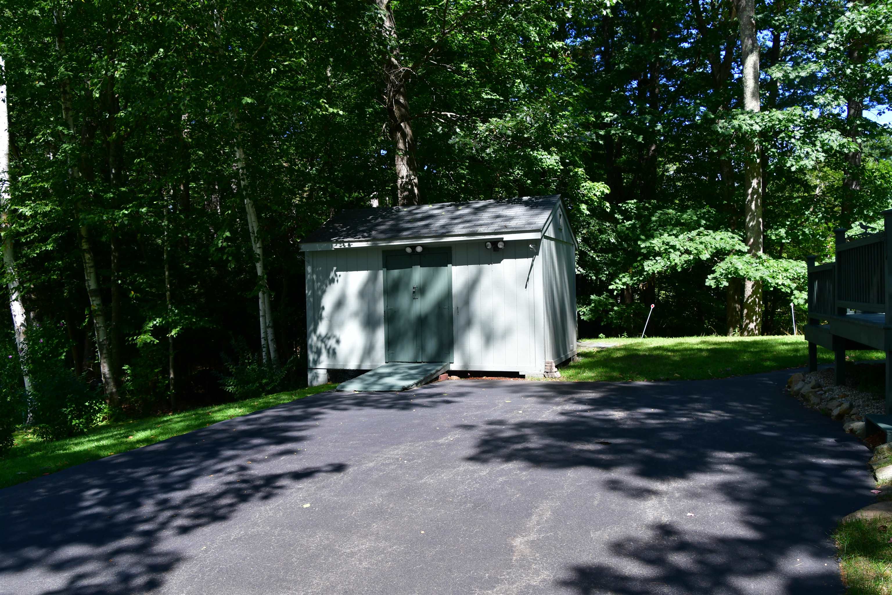 76 Woodridge Road Hampstead, NH 03826 - Photo 30 of 34