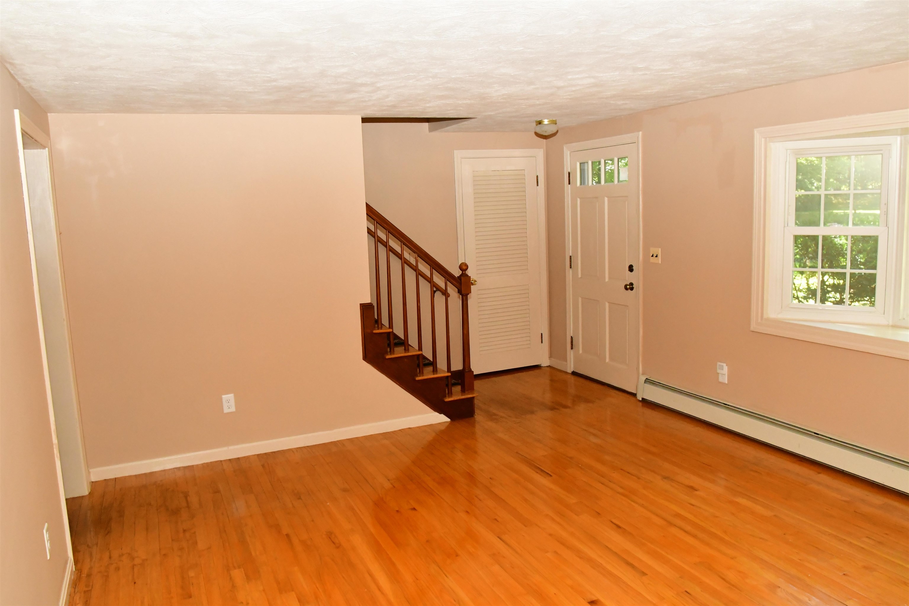 76 Woodridge Road Hampstead, NH 03826 - Photo 3 of 34