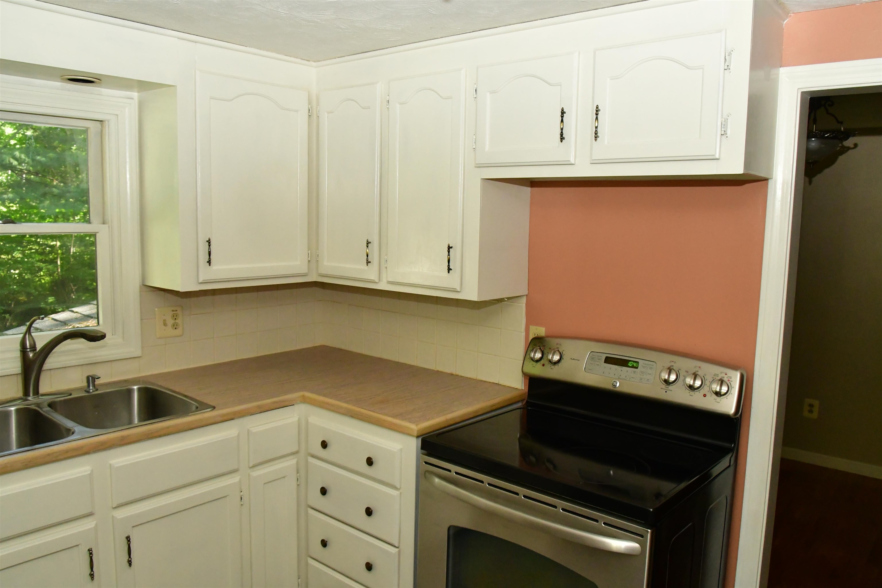 76 Woodridge Road Hampstead, NH 03826 - Photo 7 of 34