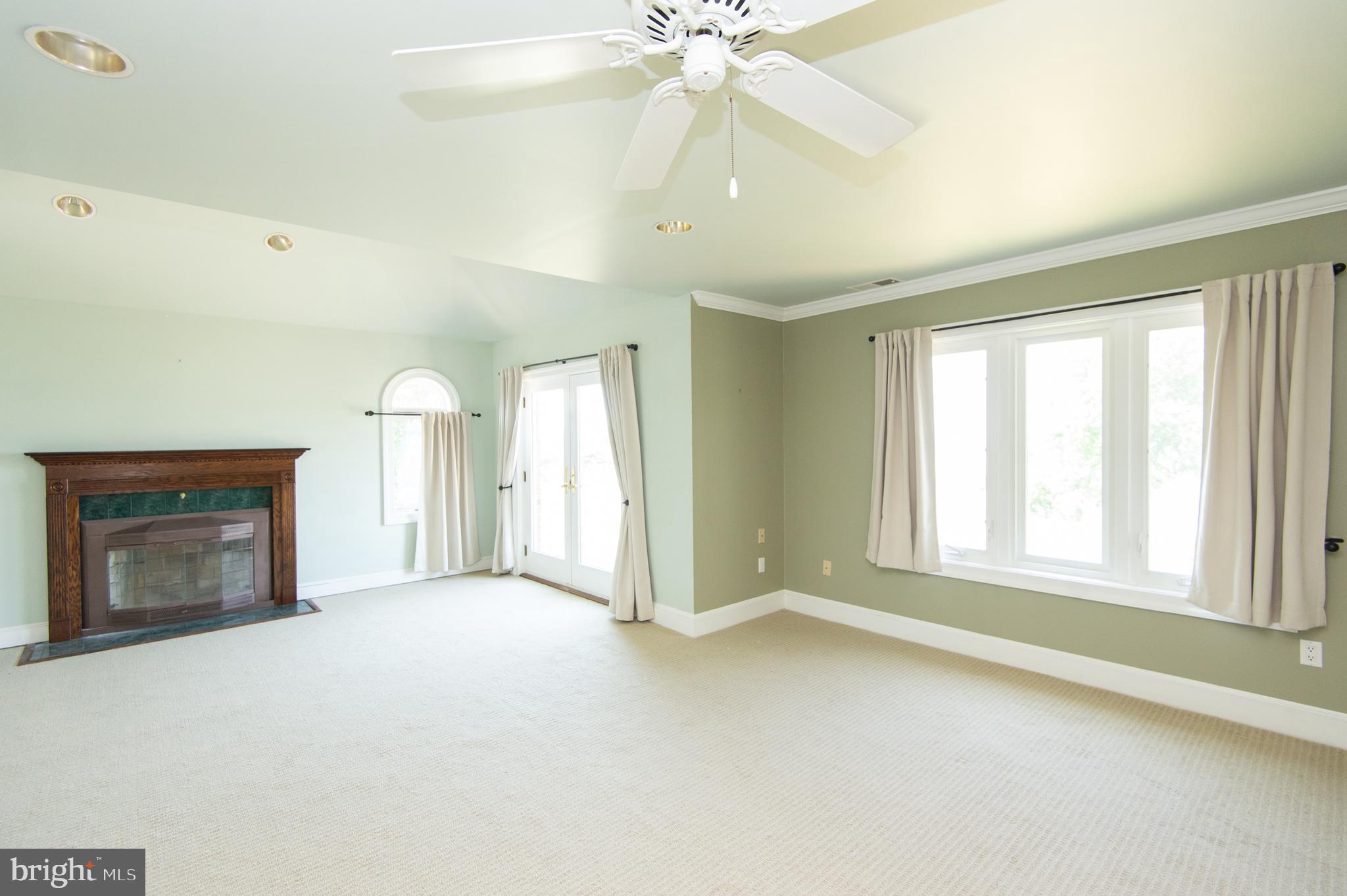 108 Riverside Drive Cambridge, MD 21613 - Photo 39 of 78 master bedroom sitting area