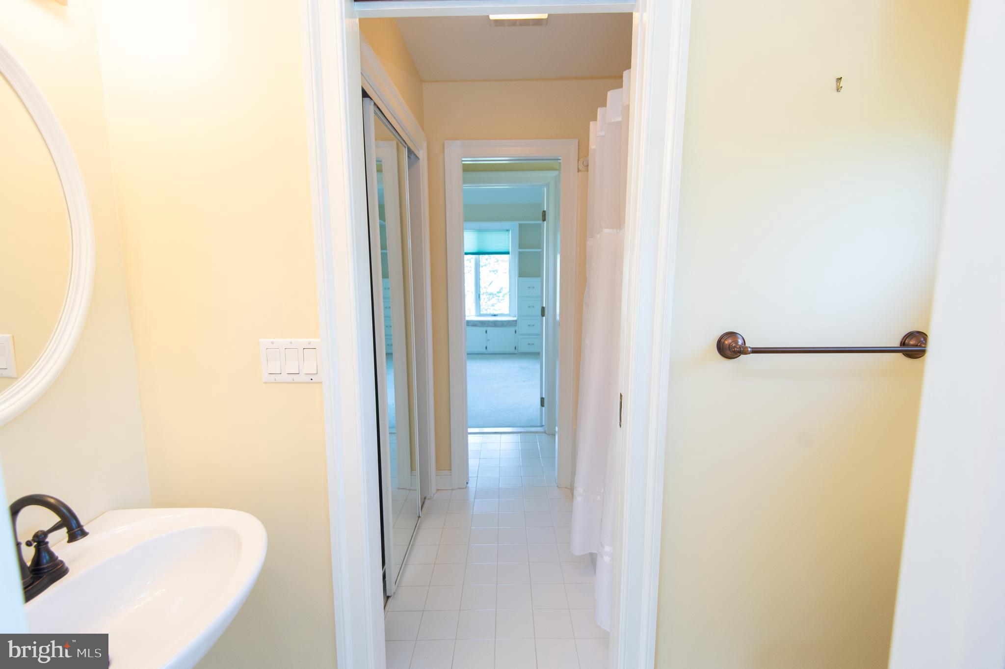 108 Riverside Drive Cambridge, MD 21613 - Photo 56 of 78 Jack and Jill bathroom