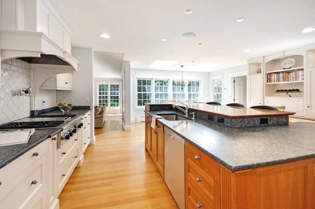 75 Walnut Street Concord, MA 01742 - Photo 11 of 39