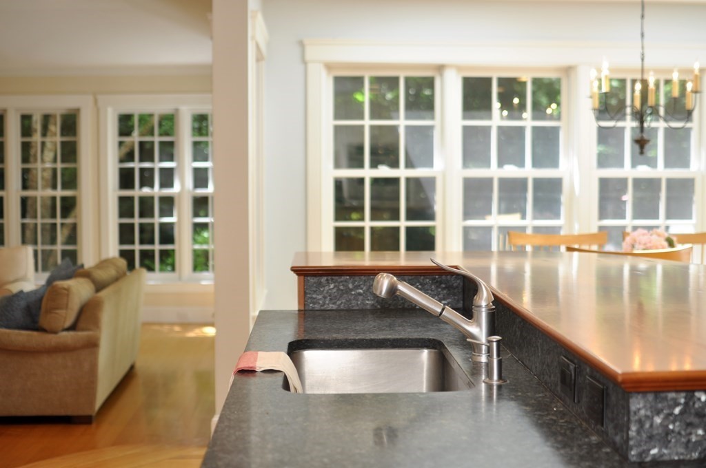 75 Walnut Street Concord, MA 01742 - Photo 10 of 39