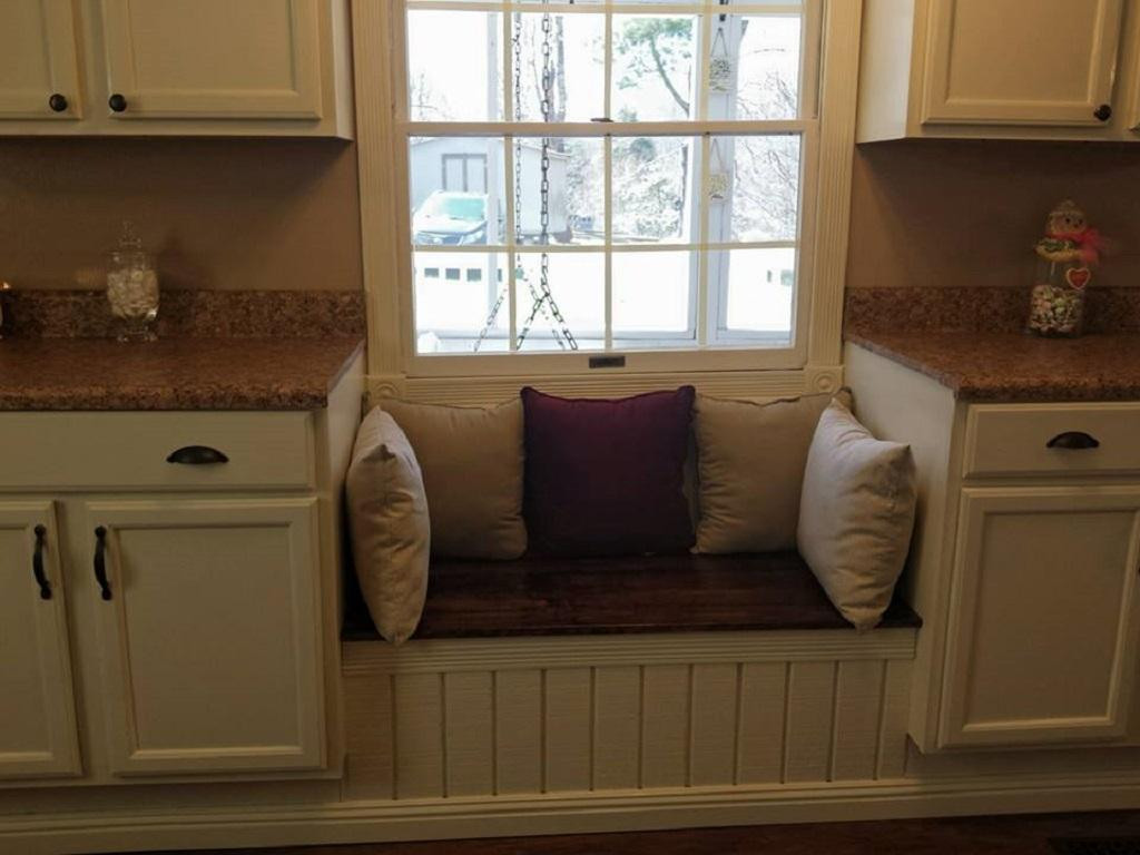 814 Coeburn Road Wise, VA 24293 - Photo 12 of 17 Custom builtin bench