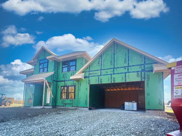 $979,900 | N66W21075 Sweet Clover Drive, Menomonee Falls, WI 53051