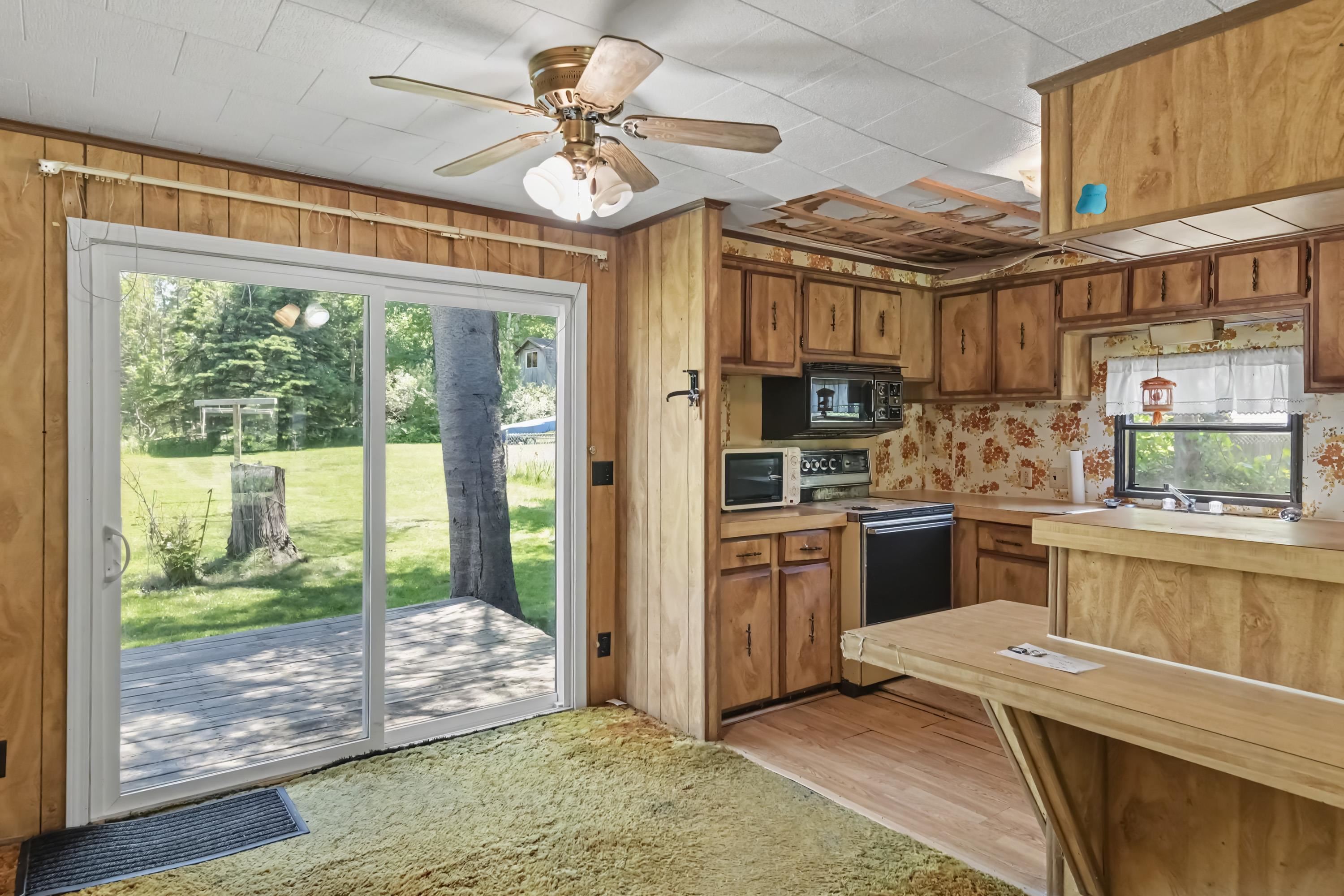 2576 North Four Mile Road Traverse City, MI 49686 - Photo 5 of 34