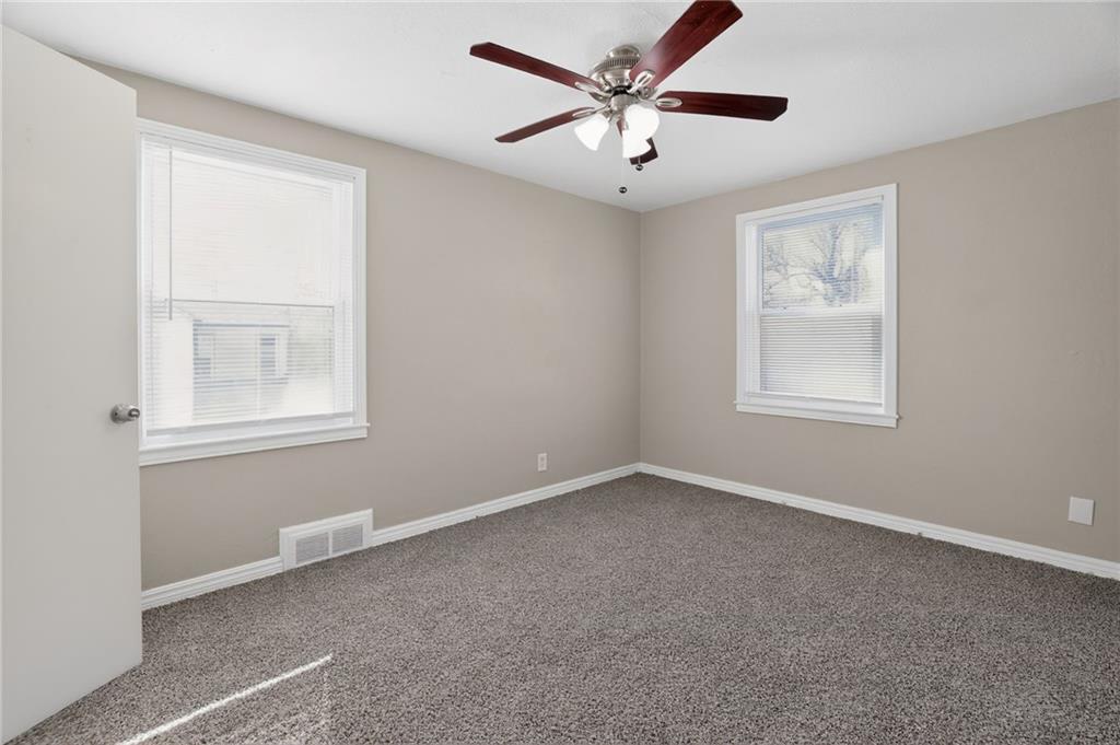 8016 Holmes Road Kansas City, MO 64131 - Photo 17 of 39