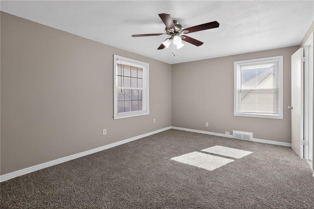 8016 Holmes Road Kansas City, MO 64131 - Photo 18 of 39