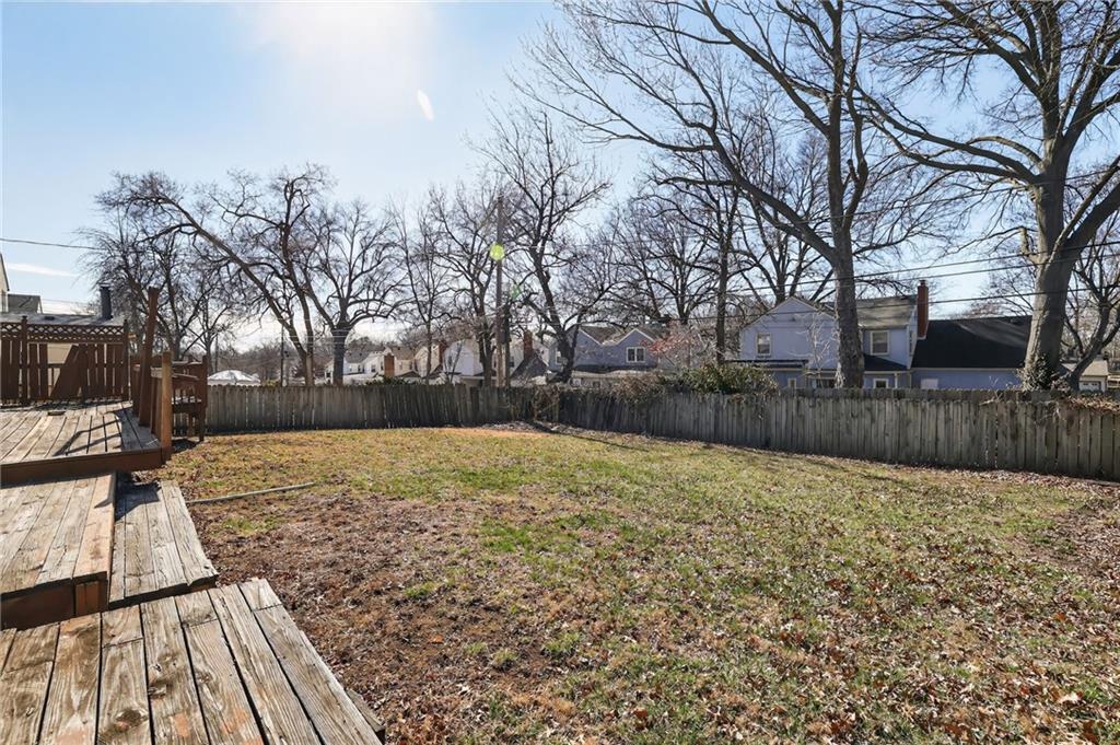 8016 Holmes Road Kansas City, MO 64131 - Photo 6 of 39