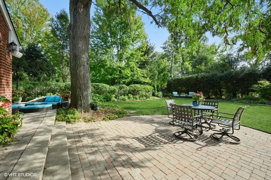 915 Golfview Road Glenview, IL 60025 - Photo 23 of 31 a view of a bench in the garden