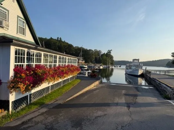 $5,500 | 14 Lake Avenue, Unit 2, Sunapee, NH 03782