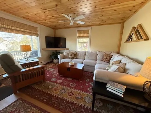 $5,500 | 14 Lake Avenue, Unit 2, Sunapee, NH 03782