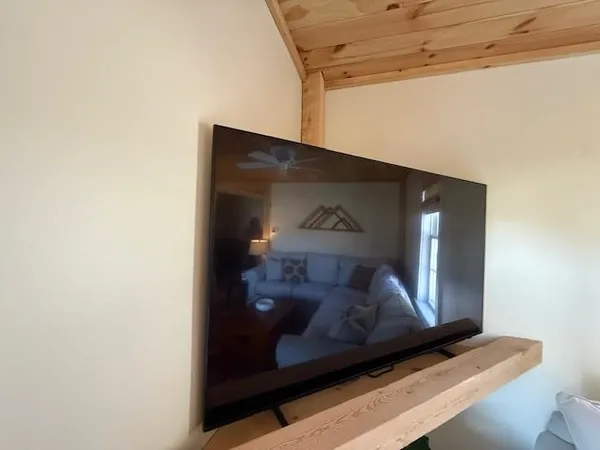 $5,500 | 14 Lake Avenue, Unit 2, Sunapee, NH 03782