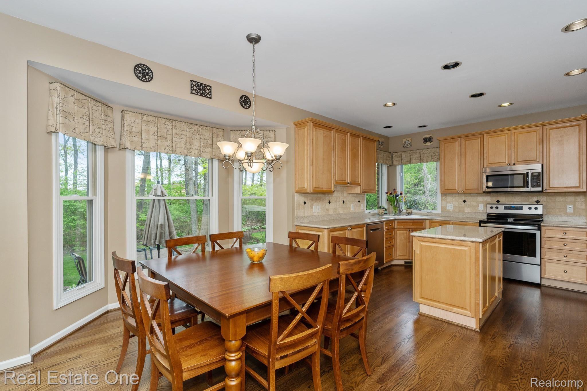 1177 Chesapeake Rochester, MI 48307 - Photo 19 of 63 Chesapeake MLS-W018.jpg