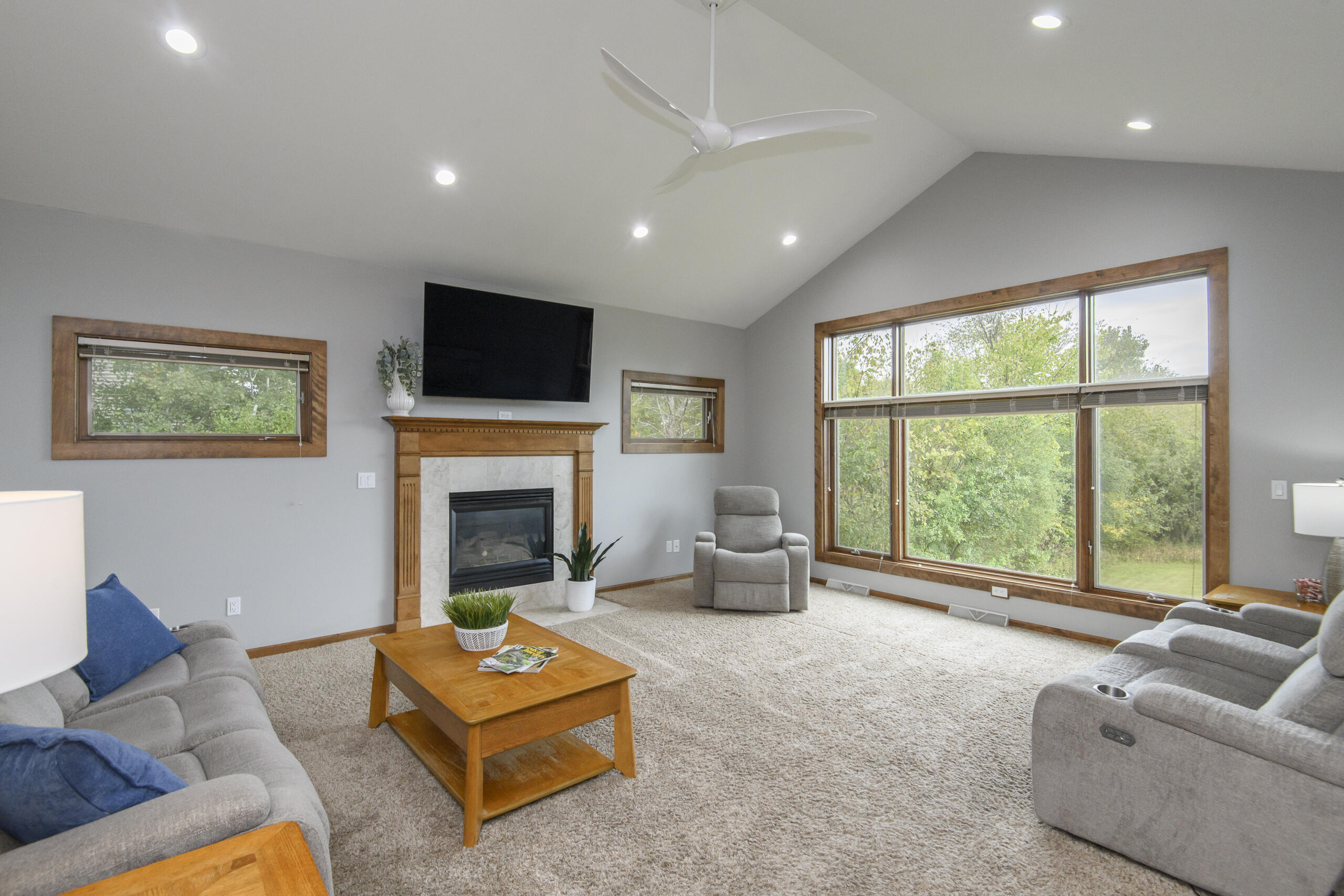 1326 Two Rivers Court Mukwonago, WI 53149 - Photo 16 of 66 Great room with gas fireplace