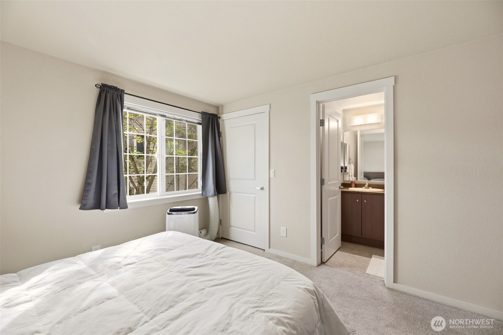 12404 East Gibson Road, Unit H301 Everett, WA 98204 - Photo 18 of 32
