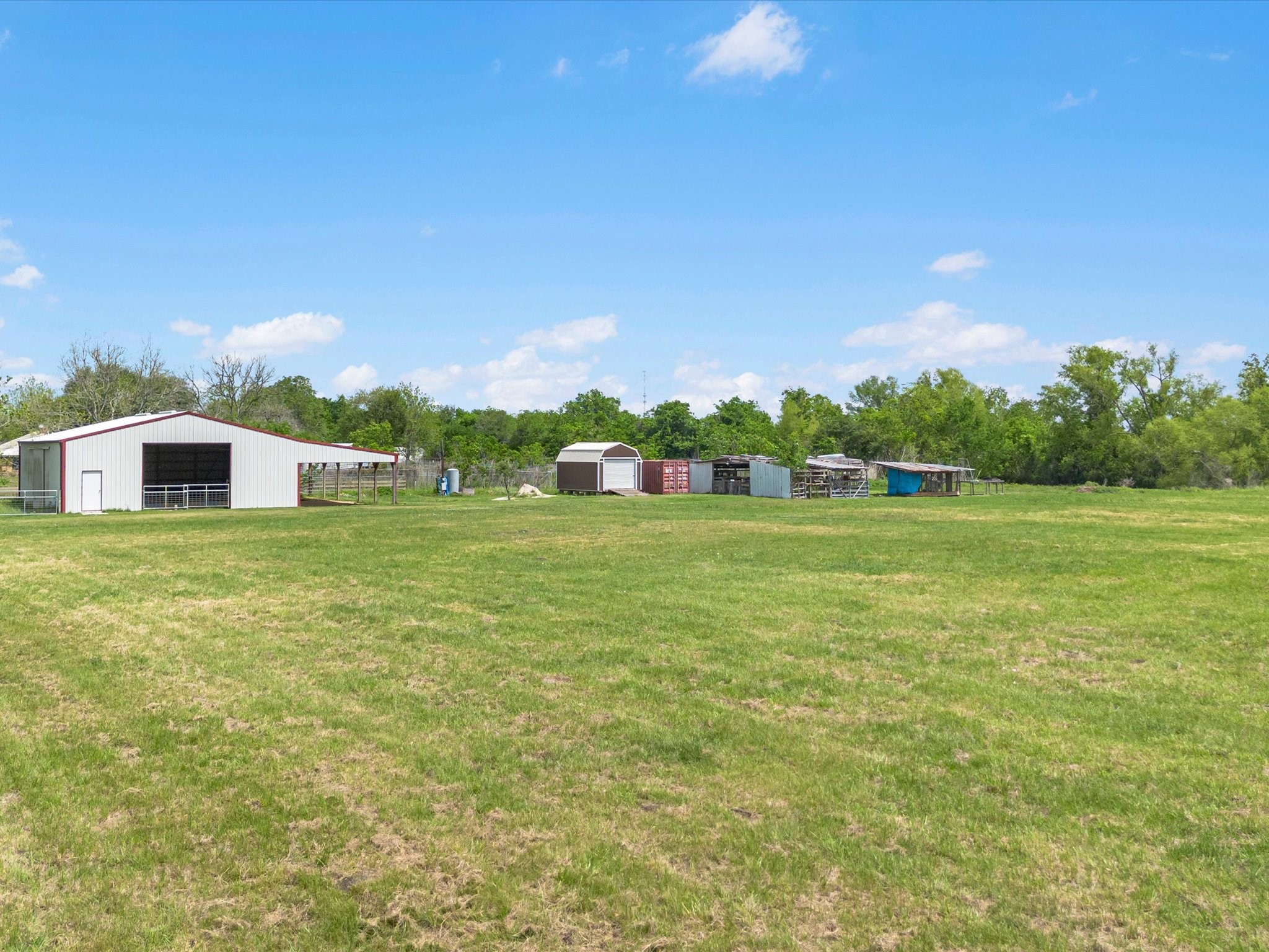 2600 Euell Road Crosby, TX 77532 - Photo 5 of 42 Unrestricted, out of flood zone. White barn sits on the northern property edge.