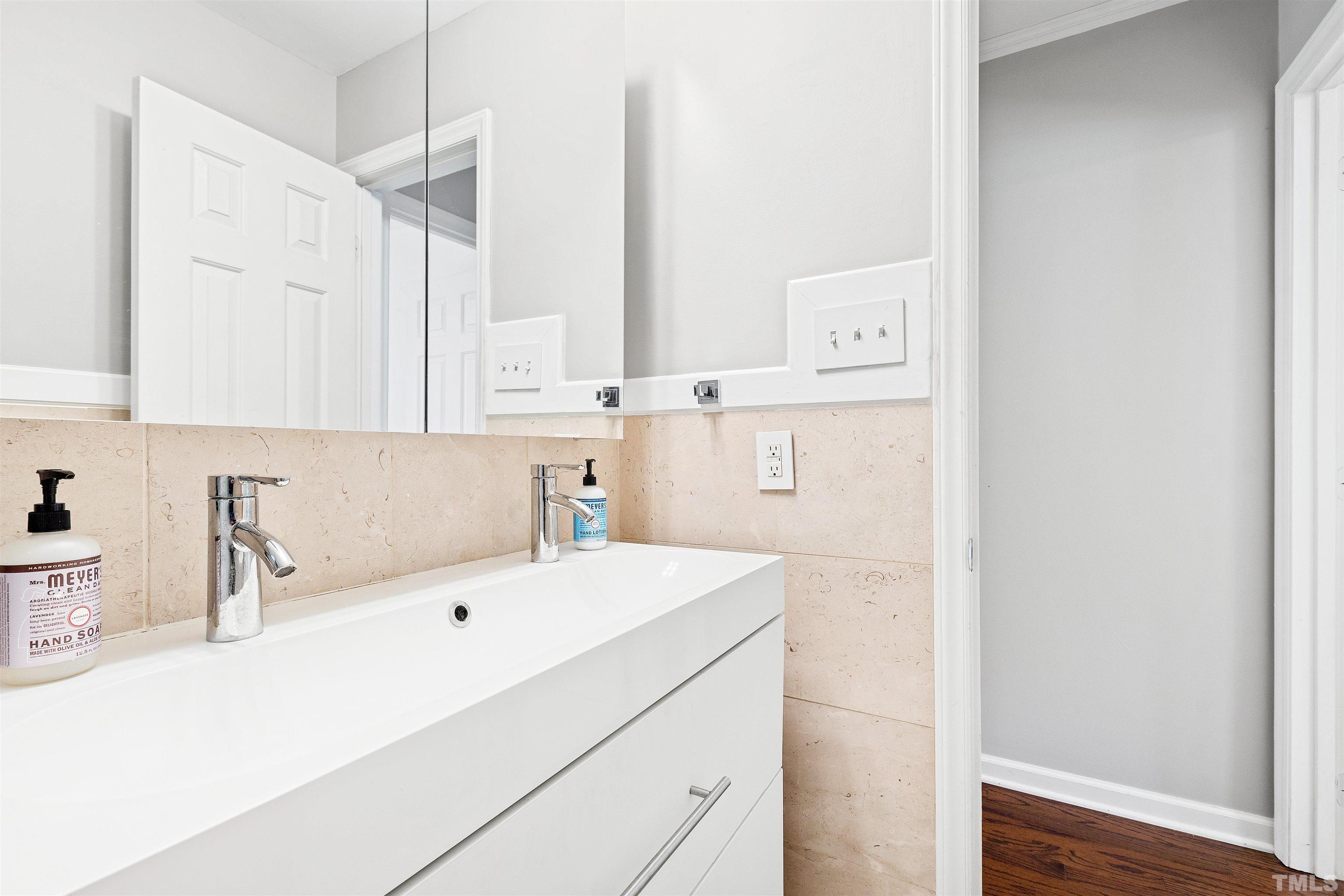 2526 Noble Road Raleigh, NC 27608 - Photo 20 of 27 a utility room with dryer and washer