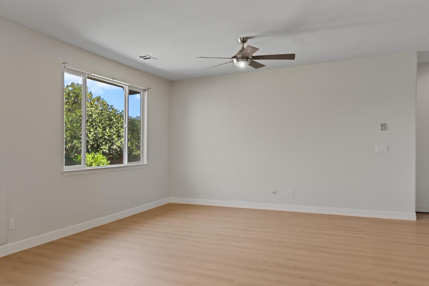 9895 Sheffield Way Elk Grove, CA 95757 - Photo 13 of 49