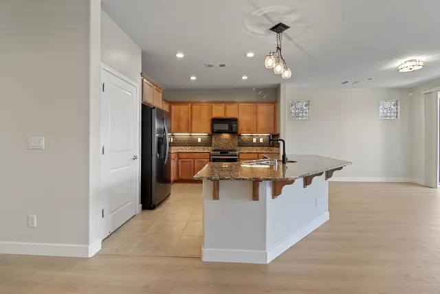 $559,999 | 9895 Sheffield Way, Elk Grove, CA 95757