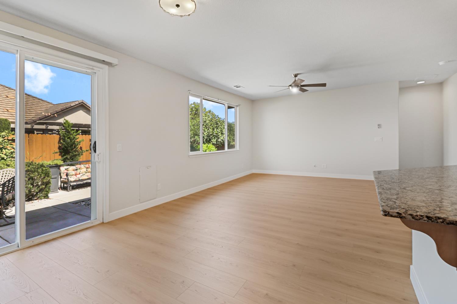 9895 Sheffield Way Elk Grove, CA 95757 - Photo 10 of 49