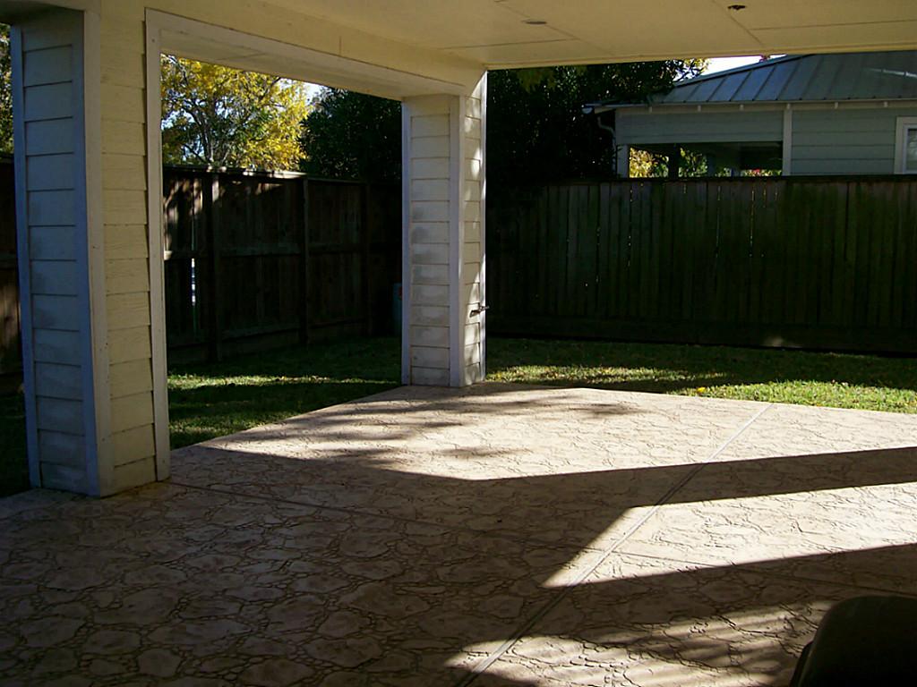 620 8th Street Kemah, TX 77565 - Photo 17 of 17 a view of backyard