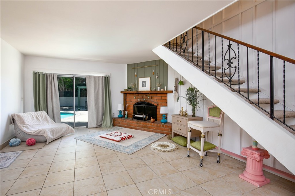 20748 Vose Street Winnetka, CA 91306 - Photo 8 of 26