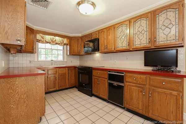 2 Harwick Road Wakefield, MA 01880 - Photo 2 of 30 Gallery Image 2
