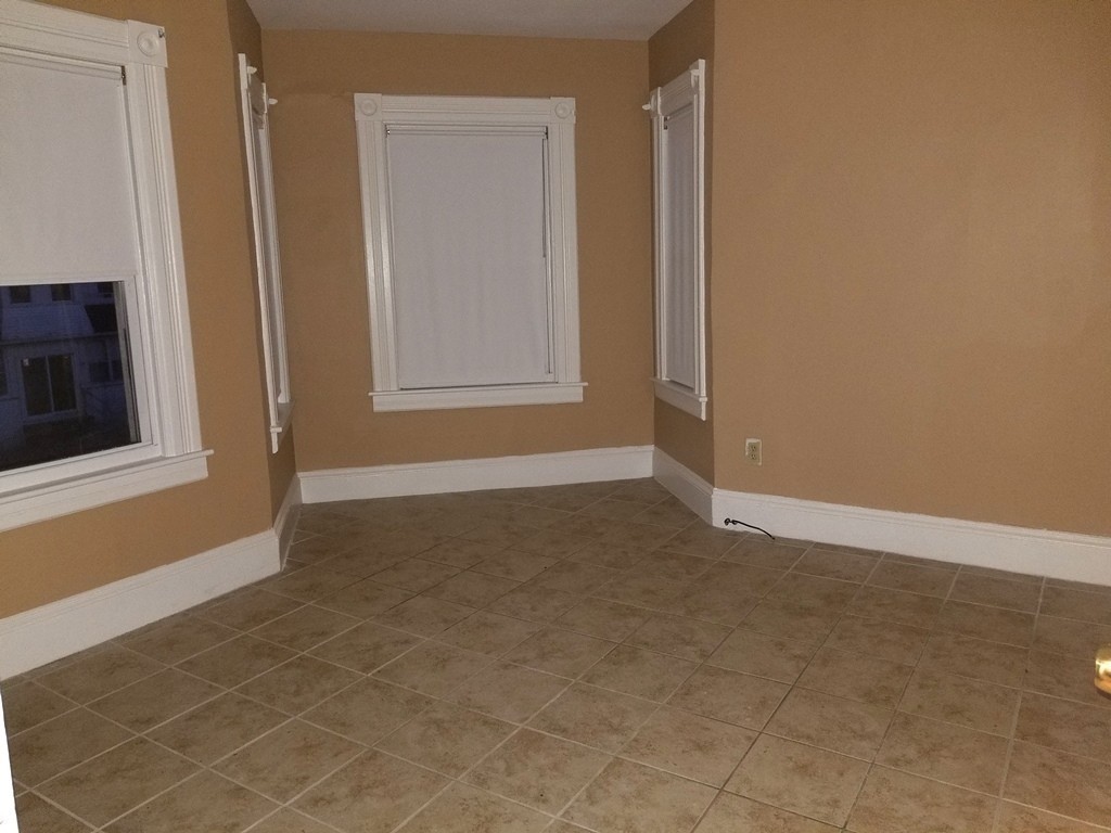 34 Wareham Street Springfield, MA 01108 - Photo 11 of 17