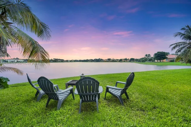 a view of a golf course