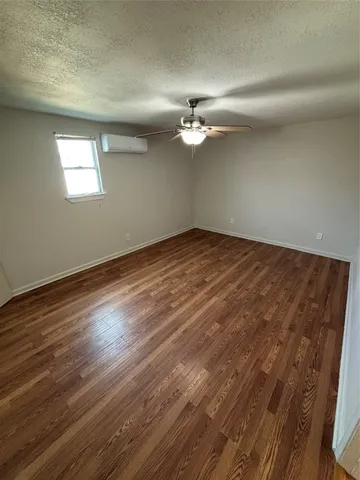 $1,100 | 5520 Menard Avenue, Unit 2, Galveston, TX 77551