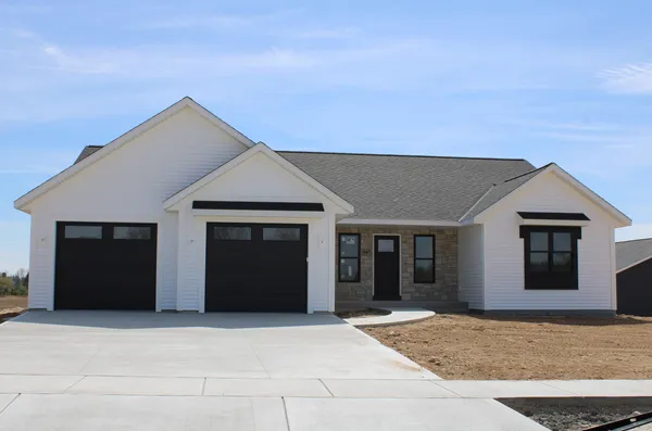 $595,000 | 947 Drumlin Drive, Kewaskum, WI 53040