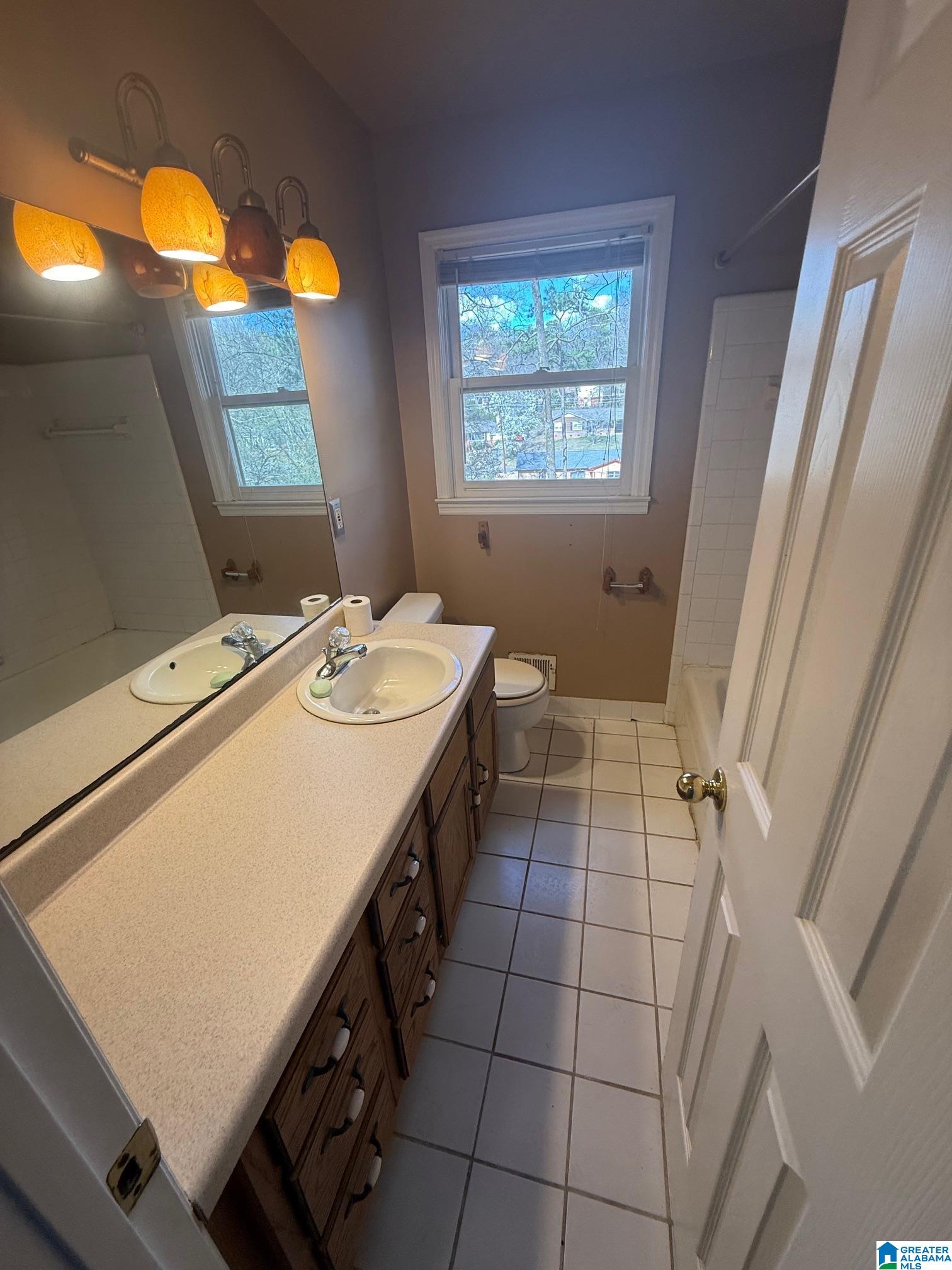 944 Ridgewood Circle Birmingham, AL 35235 - Photo 5 of 9 Gallery Image 5