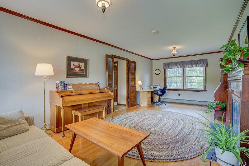 627 Olney Road Vinton, VA 24179 - Photo 22 of 43 a room with furniture and a table