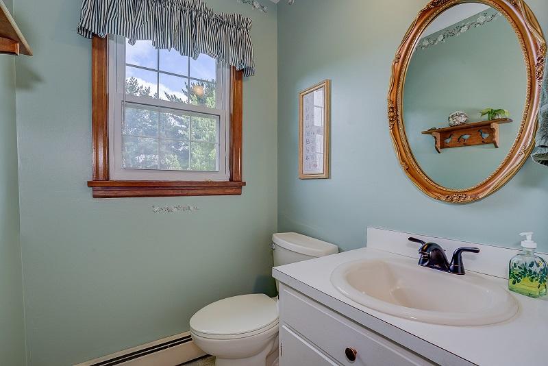 627 Olney Road Vinton, VA 24179 - Photo 23 of 43 a bathroom with a sink and a mirror