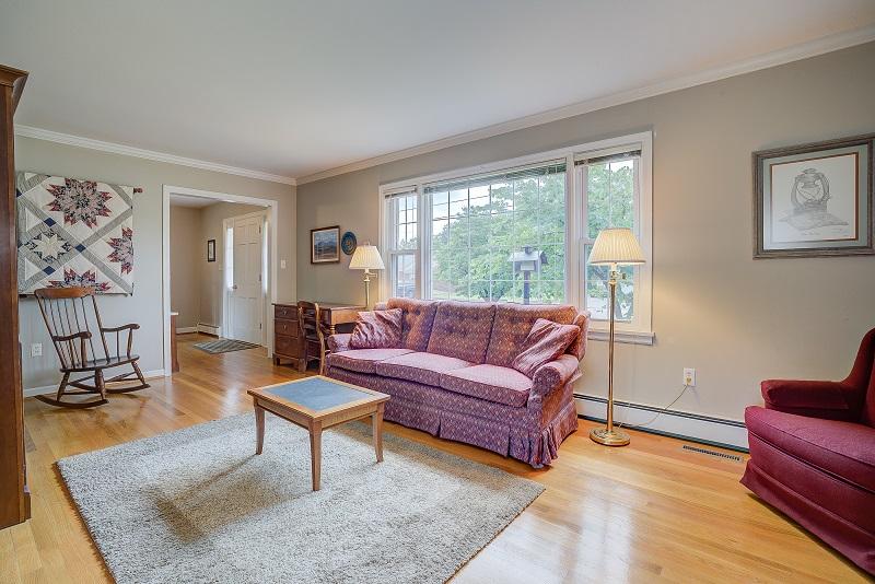 627 Olney Road Vinton, VA 24179 - Photo 9 of 43 a living room with furniture and a rug