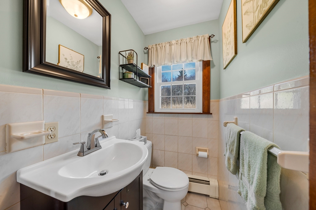 10 Cote Street Amesbury, MA 01913 - Photo 11 of 30