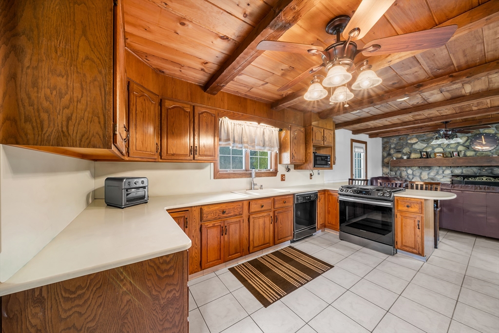 10 Cote Street Amesbury, MA 01913 - Photo 9 of 30