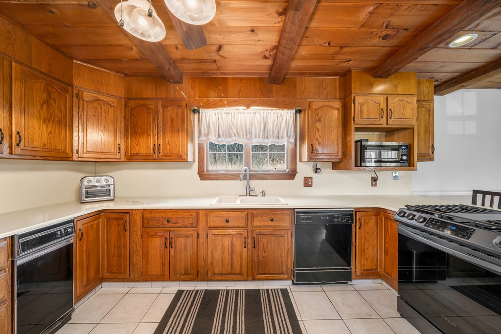 10 Cote Street Amesbury, MA 01913 - Photo 10 of 30