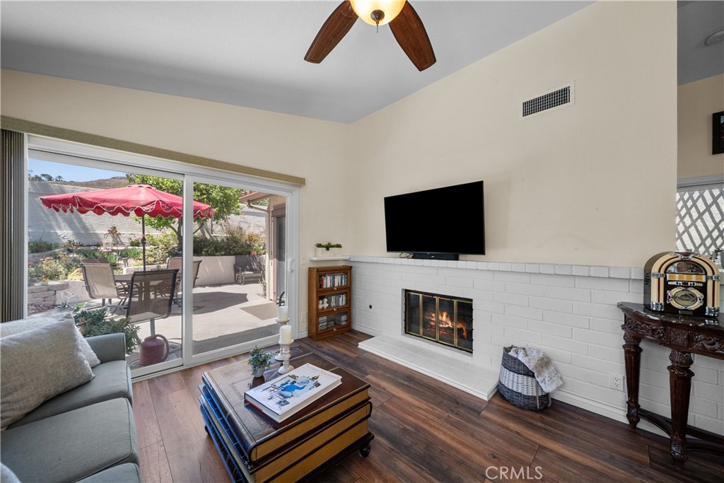 757 Congressional Road Simi Valley, CA 93065 - Photo 4 of 28