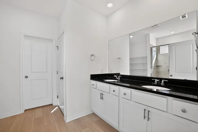 a close view of sink and tap