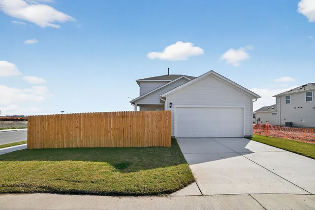 $2,200 | 5900 Swedish Farms Terrace, Del Valle, TX 78617