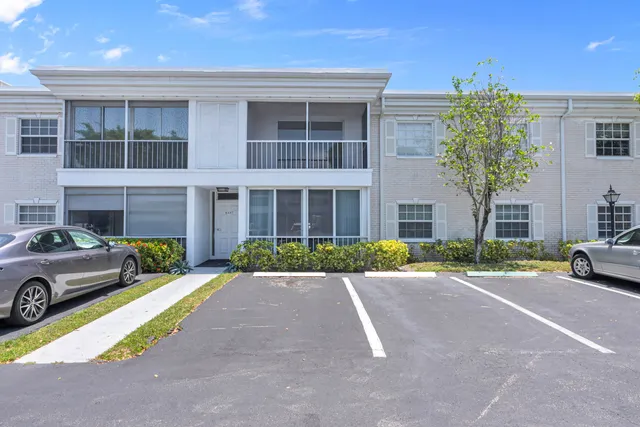 $429,900 | 6487 Bay Club Drive, Unit 4, Fort Lauderdale, FL 33308